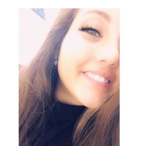 Meet your Posher, Cloé